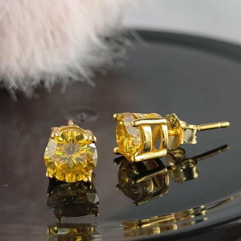 1 Pair Yellow Moissanite Golden Stud Earrings in 925 Silver